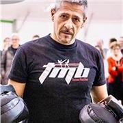 Professeur d’expérience internationale formateur de plusieurs champions du Monde, d’Europe et de France. Enseignant staps, expert de plusieurs sports de combat et de préparation physique, formateur fédéral et entraîneur de plusieurs équipes nationales, di